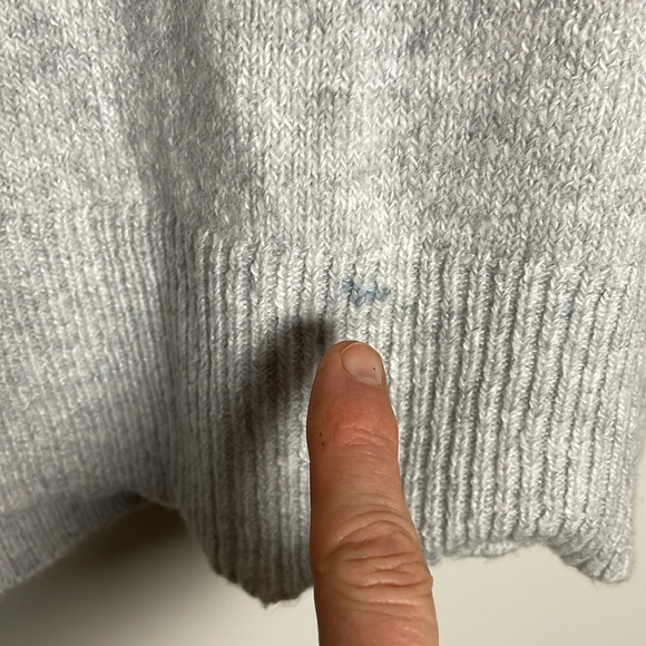 Ellen Tracy Soft Light Gray Boyfriends Sweater- Large - Picture 10 of 10